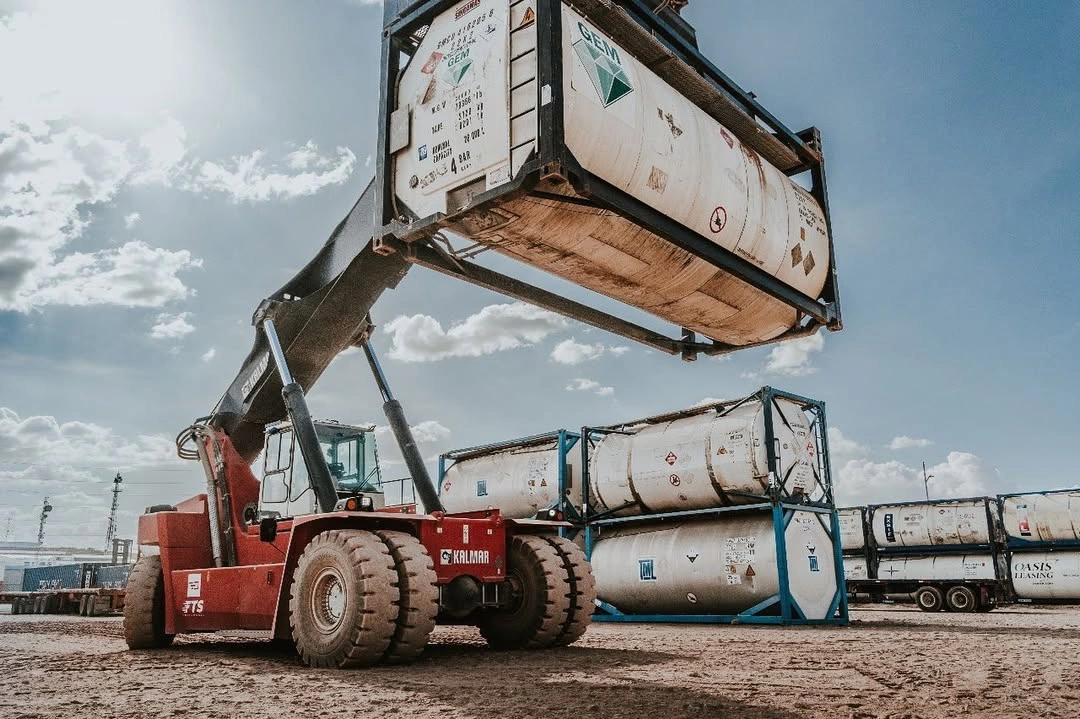 Grúas y maniobras - FTS Intermodal