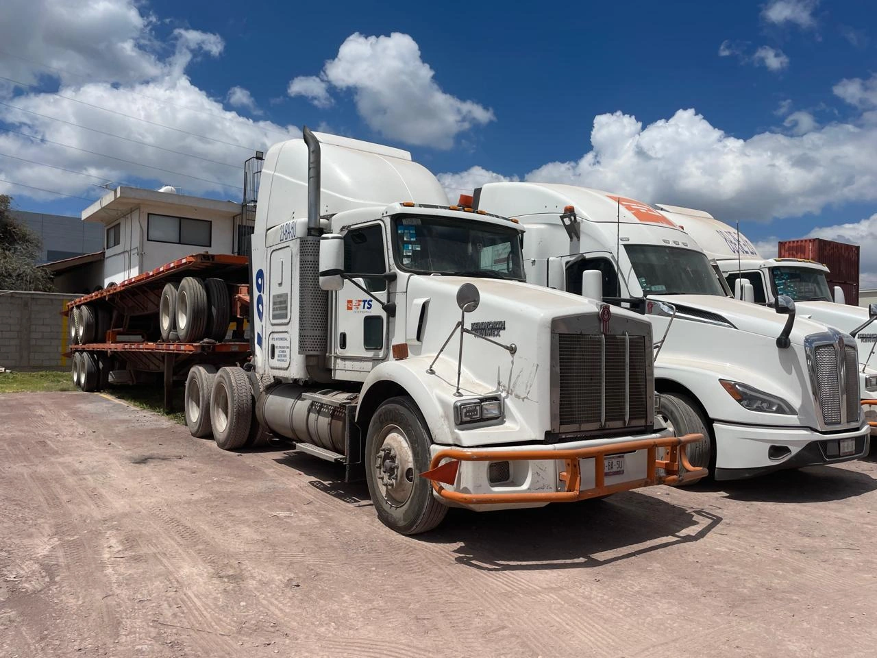 Transporte - unidades tractocamión FTS
